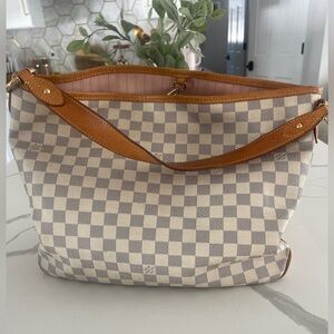 Authentic Louis Vuitton Delightful - White/Pink